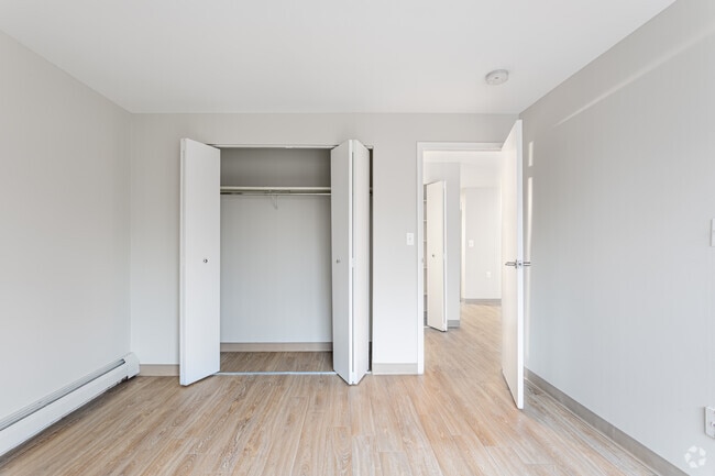 1BR, 1BA - 720SF
