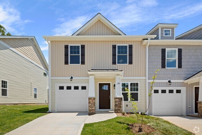 Building Photo - Beautiful Newer Townhome!