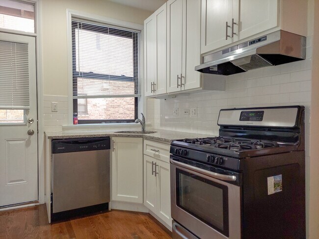 Photo - 4653 N Wolcott Ave Condo Unit 1
