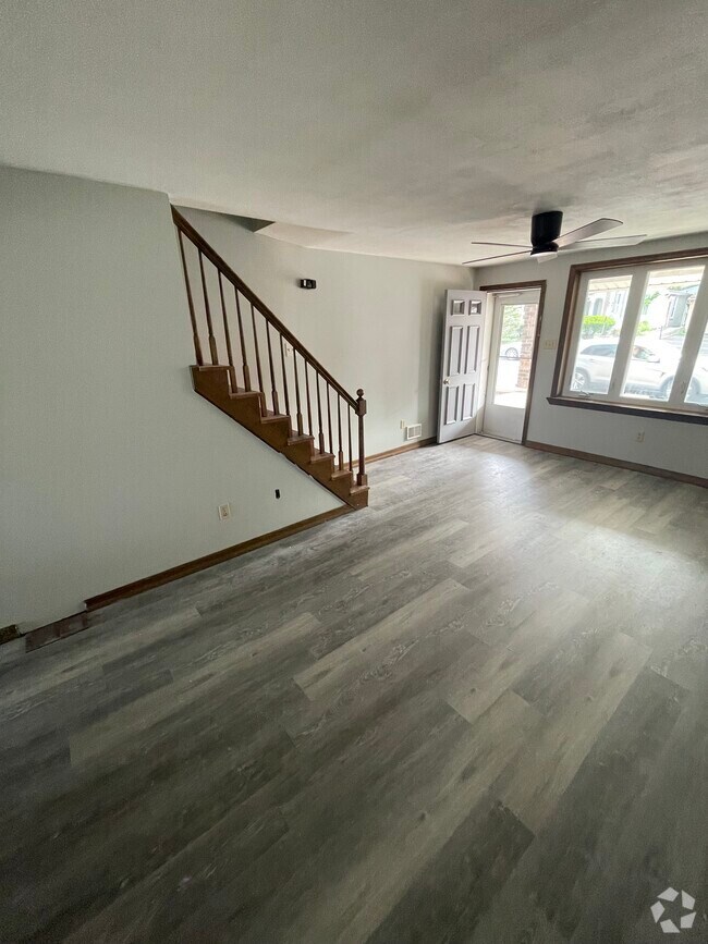 Building Photo - 53 N 2nd St Rental