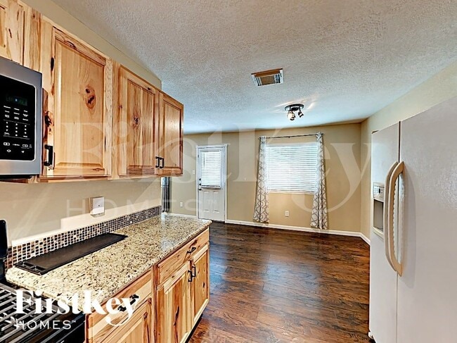 Photo - 3602 Willie Way