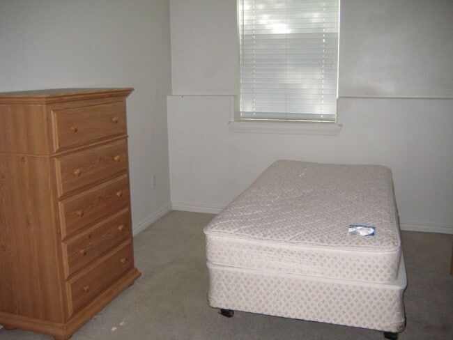 Photo - 147 Unidad B