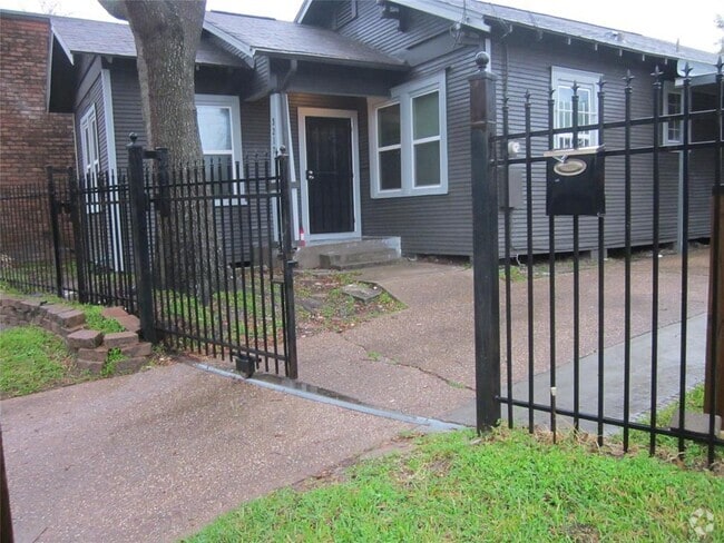 Building Photo - 3217 Winbern St Rental