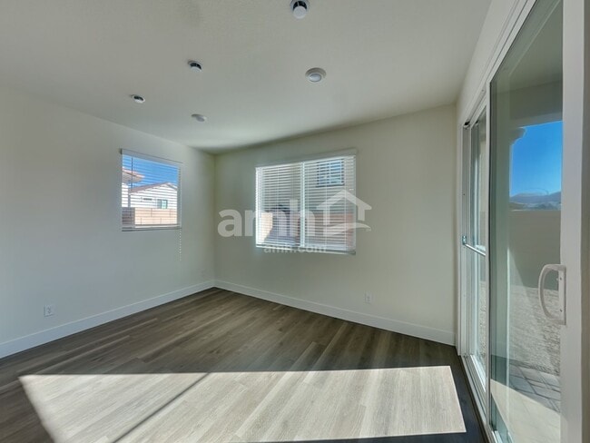 Photo - 8935 Dwarf Chin Ave