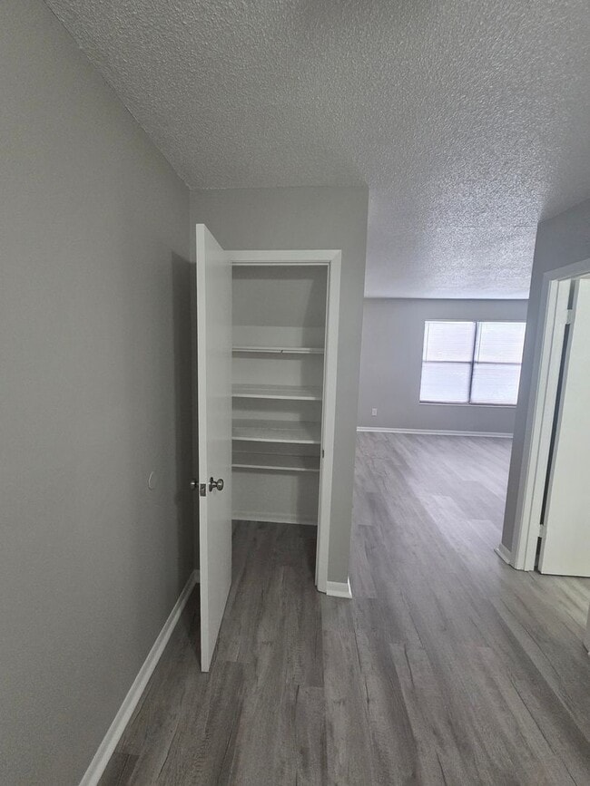 Photo - Beautifully Updated 2-Bedroom Townhome with Washer/Dryer Hookups! Unidad 1837-C