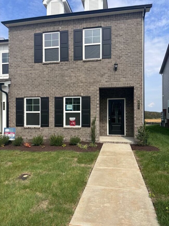 **BE THE FIRST ONE TO LIVE IN THIS BRAND N... Townhome Townhome