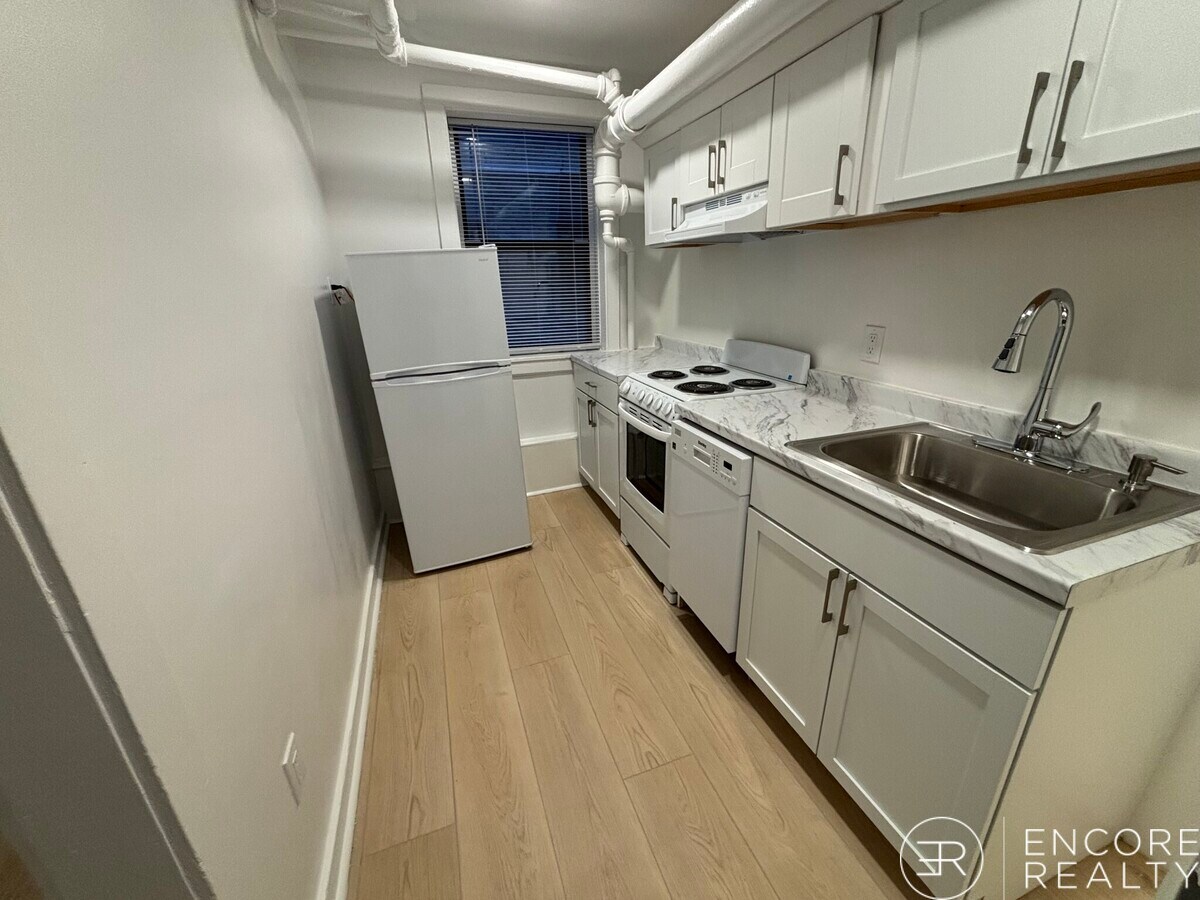 Photo - 19 Peterborough St Unit A