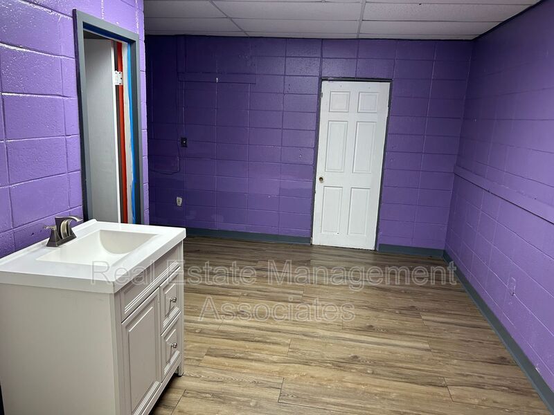 Photo - 454 W Solomon St