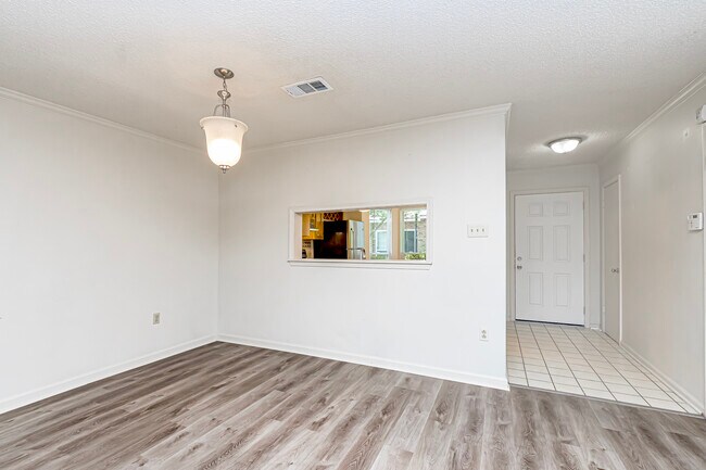 Photo - 9821 Siegen Ln