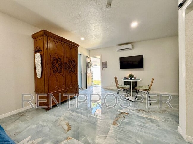 Photo - 628 Riverwoods Cir