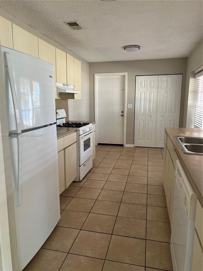 Photo - 13311 SW 46th St