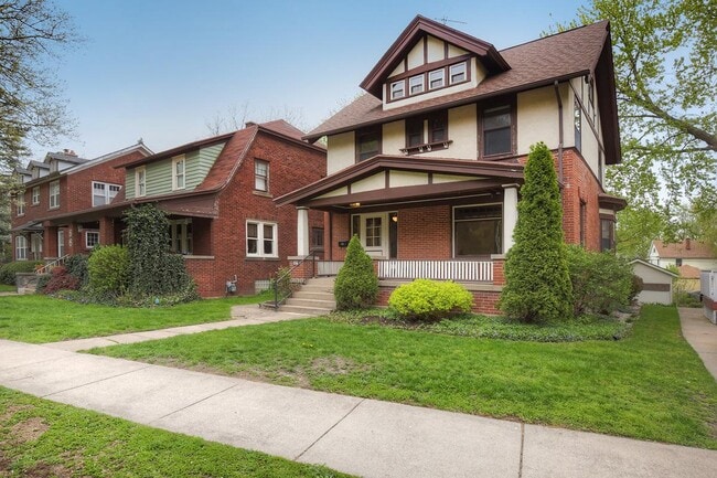 Photo - 64 John Ball Park Dr NW