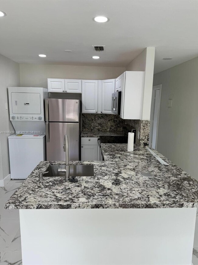 Building Photo - 1050 NW 25th Way