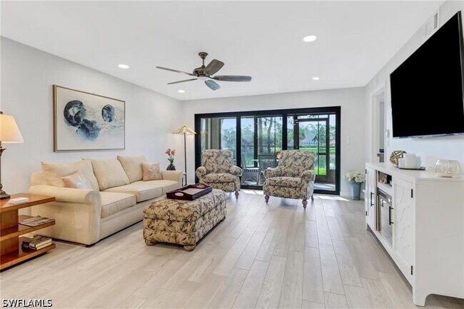 Building Photo - 5792 Deauville Cir Unit A103