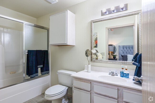 Custom - 2BD, 2BA - 1093SF - Primary Bathroom