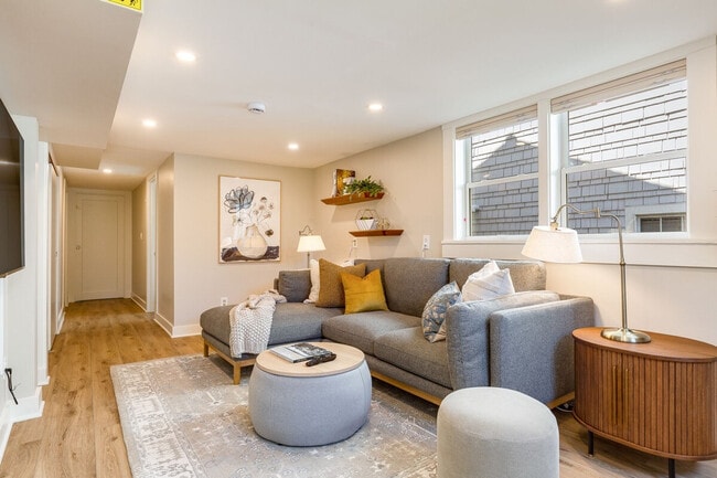 Photo - 1706 Warren Ave N Apartamento Unidad ID1035890P