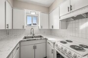 1BR, 1BA - 480SF - Kitchen