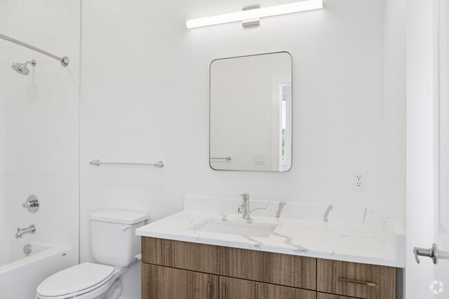 2BR, 2BA - 1,535SF - Primary Bathroom