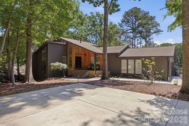 Building Photo - 3617 Smokerise Hill Dr