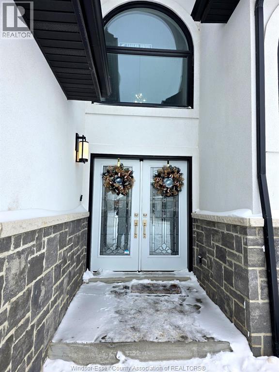 Photo - 21 Noble CRT