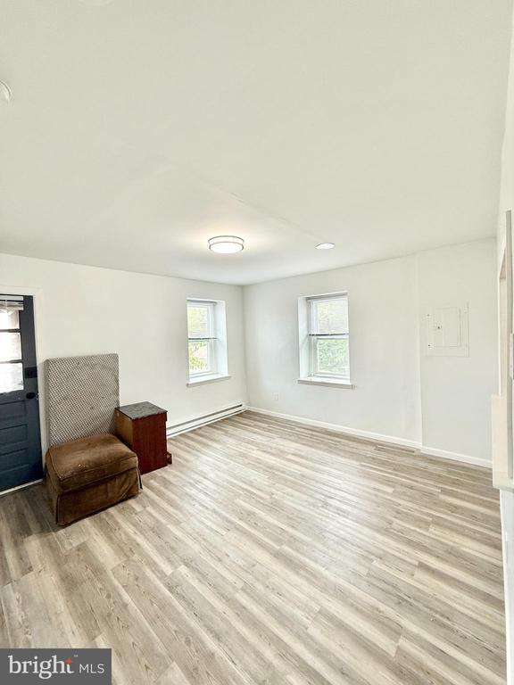 Building Photo - 1005 Stanbridge St Rental