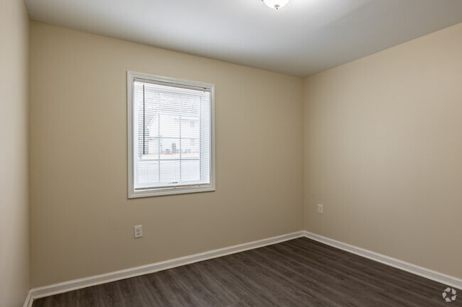 2BR, 1BA - 821SF