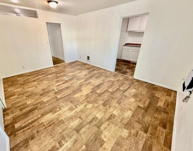 Photo - 1-Bedroom Apartment Move-in READY! Move In... Unidad APT 6