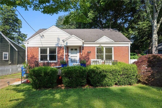 Building Photo - 783 Livingstone Pl