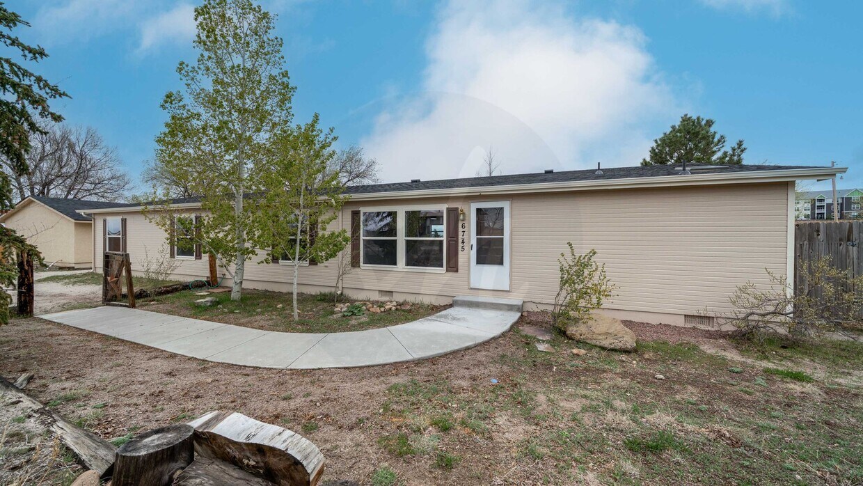 Spacious 4 Bedroom Near Woodman & Black Fo... - Spacious 4 Bedroom Near Woodman & Black Fo...