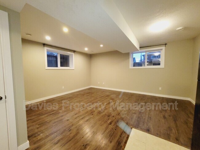 Photo - 11637-11125 125 St NW Unit BSMT