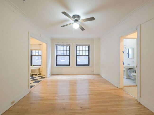 Photo - 540 W Briar Pl Unit 9B