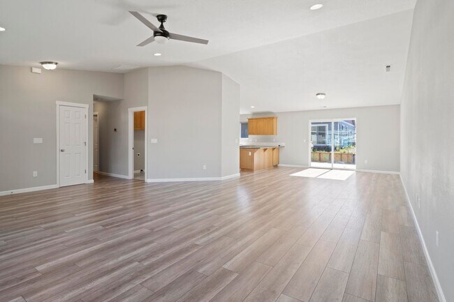 Photo - 1004 Brandon Way