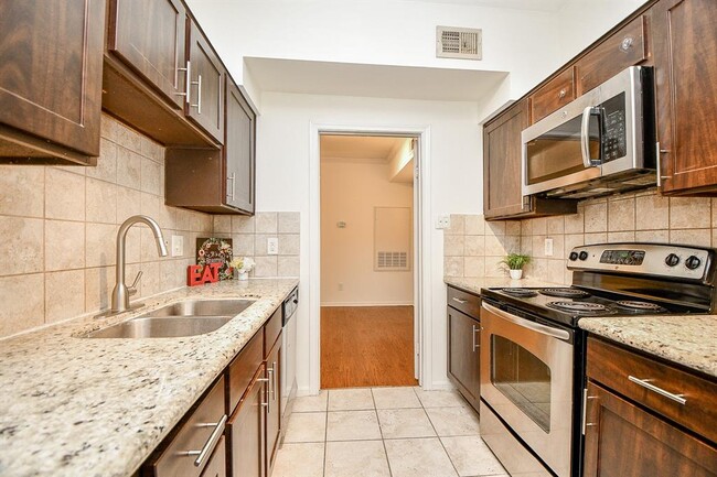 Photo - 2255 Braeswood Park Dr Condominio Unidad 282