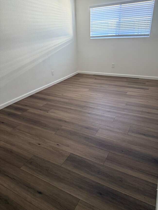 Photo - 5436-4 Imperial Ave Unit 3