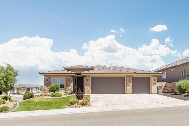 Building Photo - Beautiful single story in Divario with gorgeous views