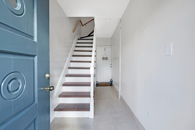 Photo - 561 Broad St