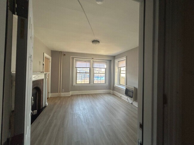 Photo - 5Br 2Bath house with 5Br  PHA voucher