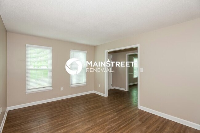 Photo - 4 Bedroom Pet-Friendly Home in Charlotte, NC with Main Street Renewal