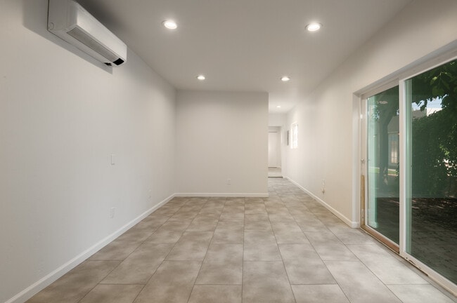 Photo - 205 Richmond Dr SE