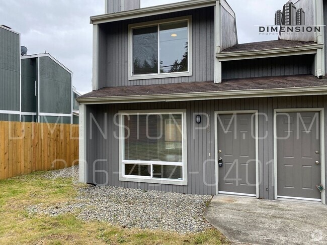 Building Photo - Stunning Renovated 2BR/1.5BA Duplex with A... Rental