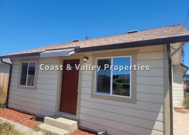 Building Photo - 49 Villa St