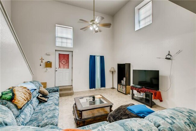 Photo - 110 E Davilla St Unidad 108A