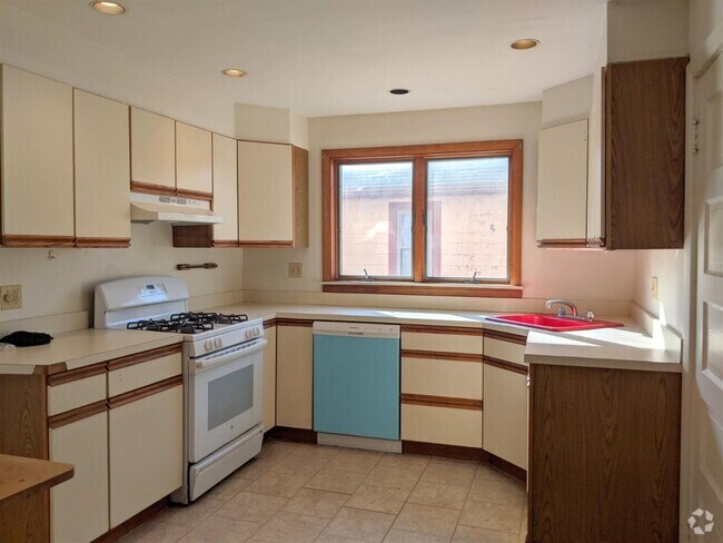 Building Photo - 9 Cleveland St Unit 3 Rental