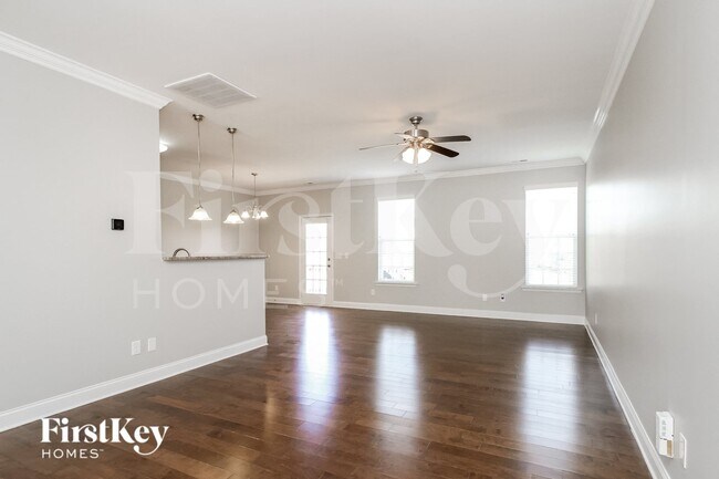 Photo - 1643 Ashmead Ln