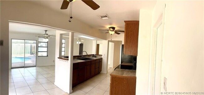 1650 NW 43rd St