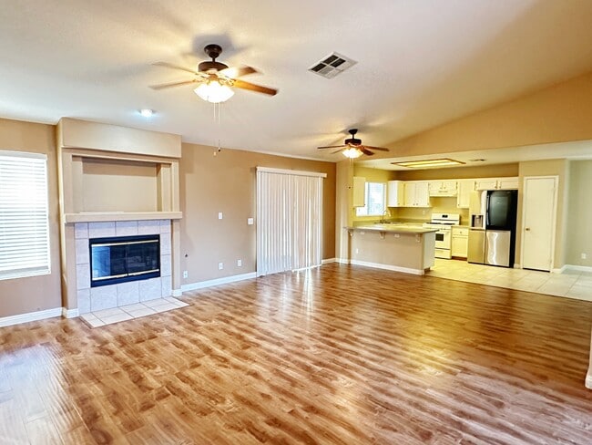 Photo - 320 Mirasol Way