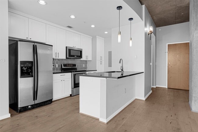 Photo - 5925 Almeda Rd Unit 10815