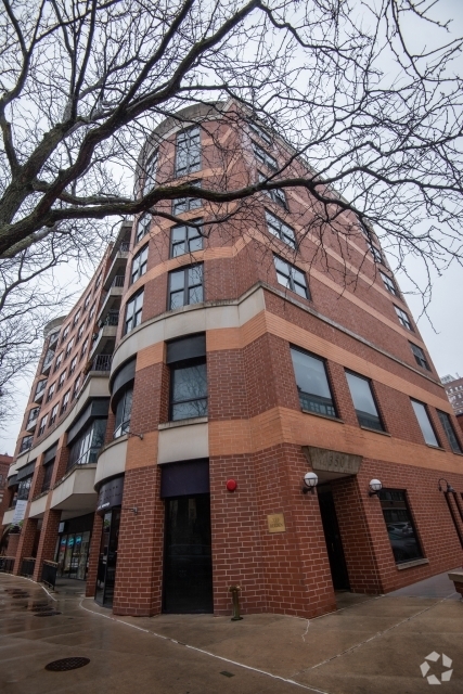 Building Photo - 350 W Belden Ave Unit 313 Rental