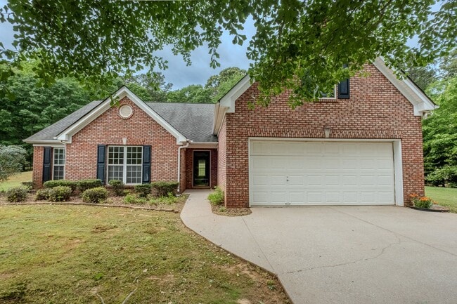 Building Photo - Beautiful 4 Bedroom Home on Large Private Lot in Hoschton