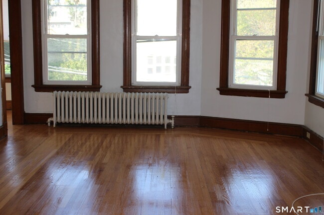 195 Highland Ave Unit 3